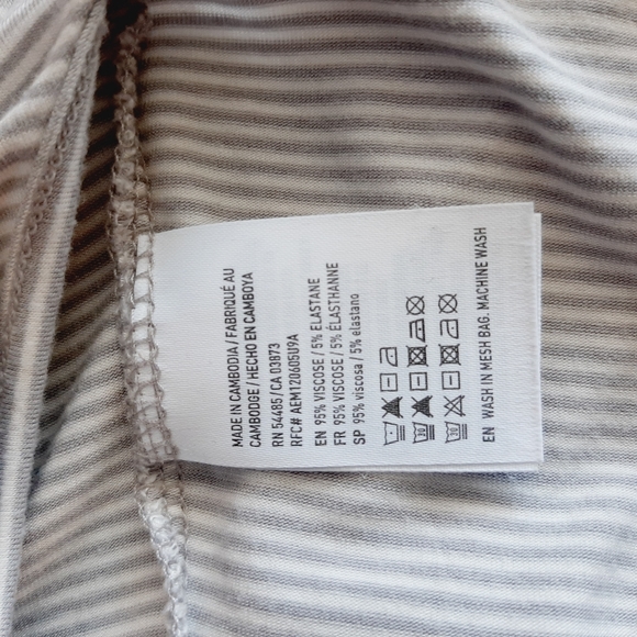 Long sleeved V-neck top - Picture 4 of 5